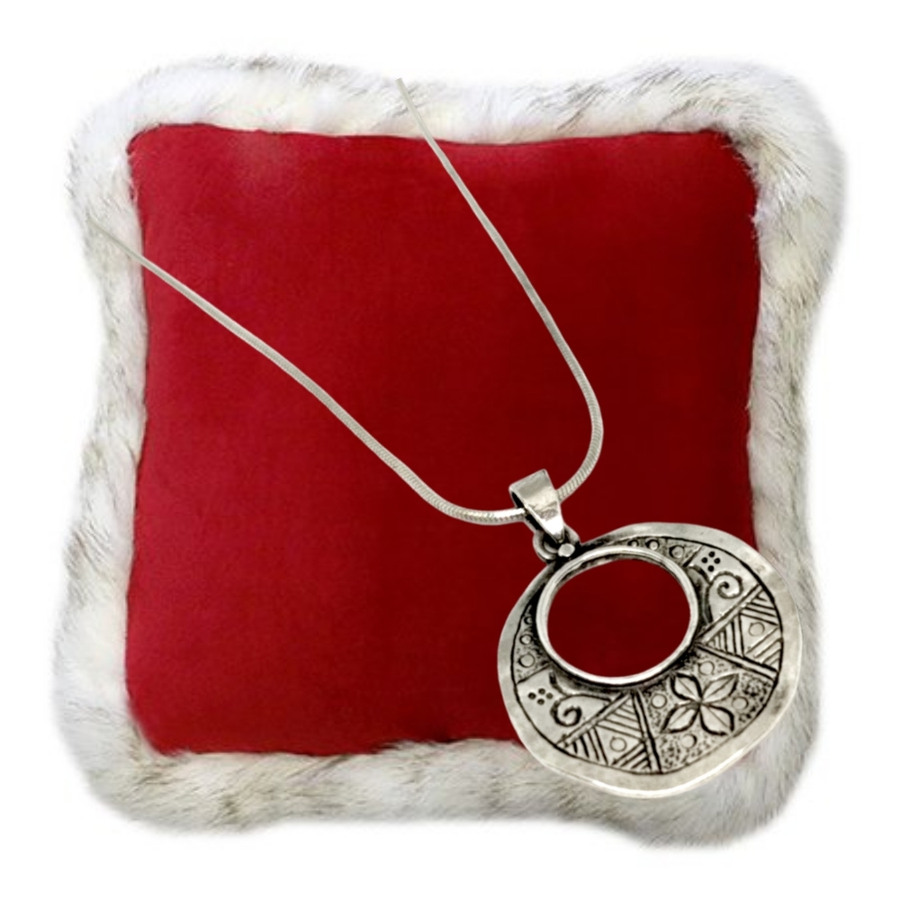 Awesome Engraved Sterling Silver Pendant and 925 Necklace Chain. NWOT